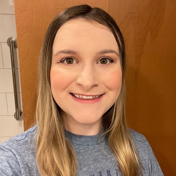 Meet your Posher, Ashley - Picture 1 of 1